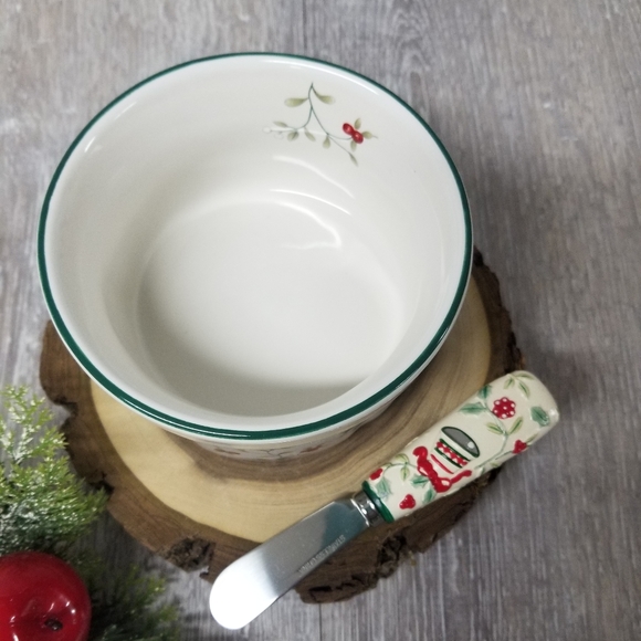 Pfaltzgraff winterberry dip bowl/ ramekin w/ spreader - Picture 4 of 9